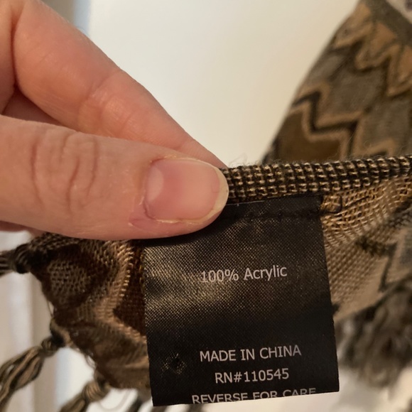 Scarf/wrap - Picture 3 of 3